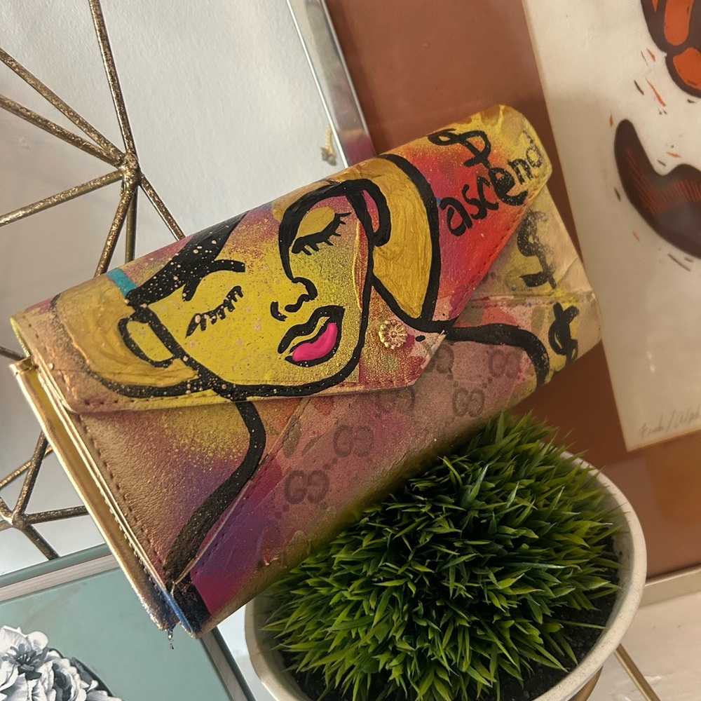 Artistic Multicolor Women's Clutch